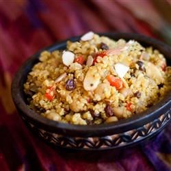Feuriges Quinoa Curry mit weißen Bohnen und gerösteter Paprika Rezept
